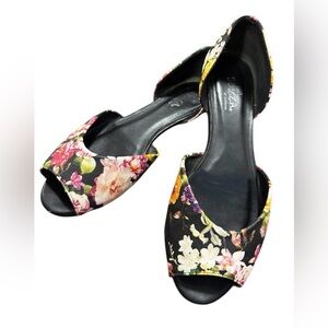 SBICCA Black Floral Open-Toe Flats